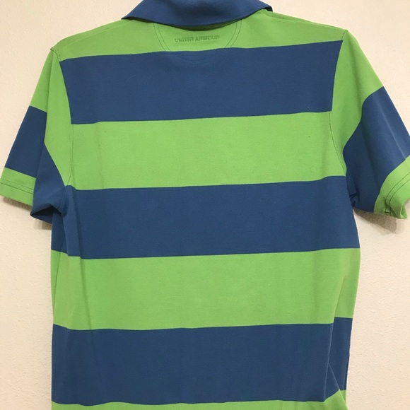 Under Armour Polo. Size Medium. Heat Gear Fabric - Picture 7 of 7